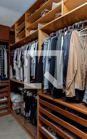 Casa para alugar com 600m², 4 quartos e 3 vagas Casa para alugar com 600m², 4 quartos e 3 vagasCloset da Suíte 1