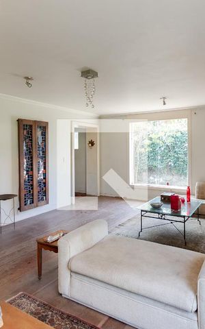Casa para alugar com 600m², 4 quartos e 3 vagas Casa para alugar com 600m², 4 quartos e 3 vagasSala