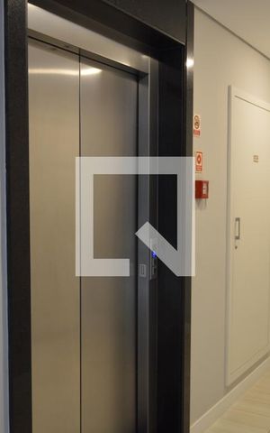 Apartamento para alugar com 32m², 1 quarto e sem vagaElevadores