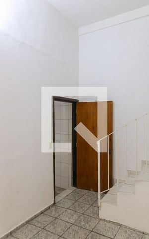 Casa à venda com 279m², 3 quartos e 2 vagas Casa à venda com 279m², 3 quartos e 2 vagasSala
