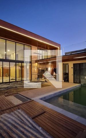 Casa de condomínio à venda com 494m², 4 quartos e 6 vagasPiscina