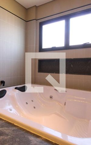 Casa de condomínio à venda com 494m², 4 quartos e 6 vagasBanheiro 5