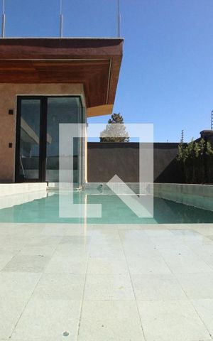 Casa de condomínio à venda com 494m², 4 quartos e 6 vagasPiscina