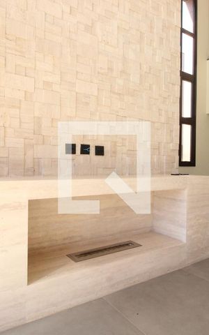 Casa de condomínio à venda com 494m², 4 quartos e 6 vagasSala /lareira