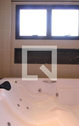 Casa de condomínio à venda com 494m², 4 quartos e 6 vagasBanheiro 5