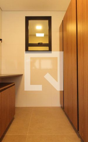 Casa de condomínio à venda com 494m², 4 quartos e 6 vagasÁrea de serviço