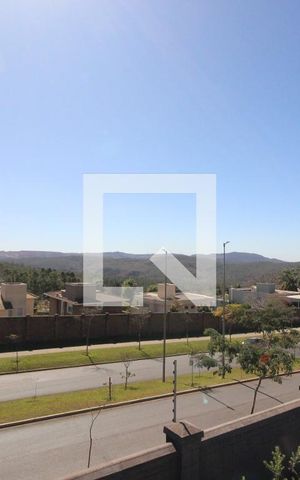 Casa de condomínio à venda com 494m², 4 quartos e 6 vagasVista