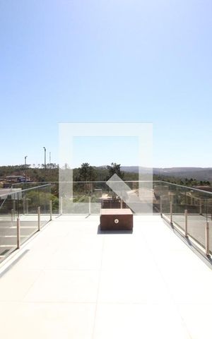 Casa de condomínio à venda com 494m², 4 quartos e 6 vagasMirante