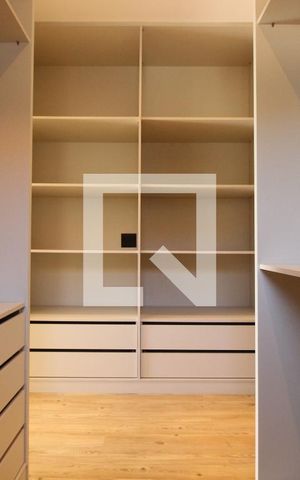 Casa de condomínio à venda com 494m², 4 quartos e 6 vagasCloset Quarto 4