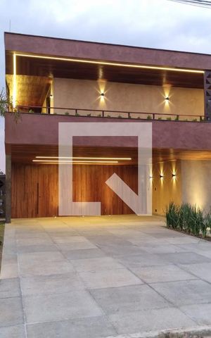 Casa de condomínio à venda com 494m², 4 quartos e 6 vagasFrente da casa