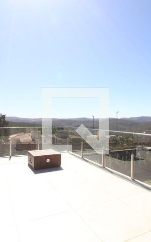 Casa de condomínio à venda com 494m², 4 quartos e 6 vagasMirante