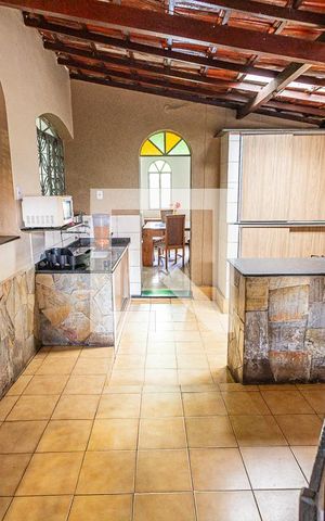 Casa à venda com 360m², 7 quartos e 4 vagas Casa à venda com 360m², 7 quartos e 4 vagasCozinha 2