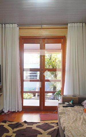 Casa à venda com 65m², 2 quartos e 2 vagasSala