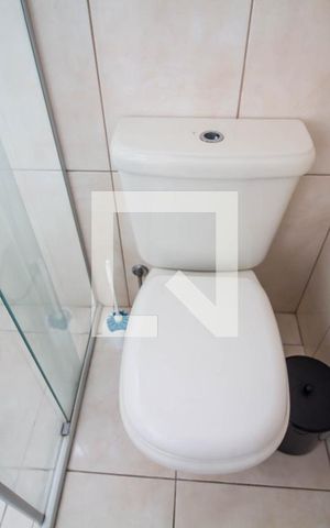 Apartamento à venda com 57m², 2 quartos e 1 vaga Apartamento à venda com 57m², 2 quartos e 1 vagaBanheiro