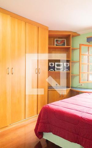 Casa à venda com 429m², 4 quartos e 6 vagas Casa à venda com 429m², 4 quartos e 6 vagasSuíte 1