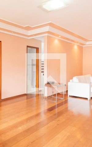 Casa à venda com 429m², 4 quartos e 6 vagas Casa à venda com 429m², 4 quartos e 6 vagasSala