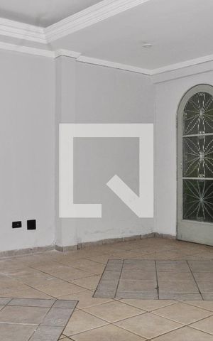 Casa para alugar com 350m², 4 quartos e 2 vagas Casa para alugar com 350m², 4 quartos e 2 vagasSala