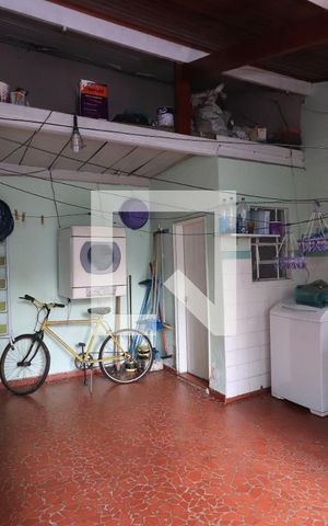 Casa de condomínio à venda com 194m², 5 quartos e 3 vagasÁrea de Serviço