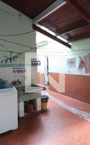 Casa de condomínio à venda com 194m², 5 quartos e 3 vagasÁrea de Serviço