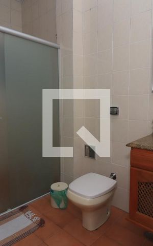 Casa de condomínio à venda com 194m², 5 quartos e 3 vagasBanheiro