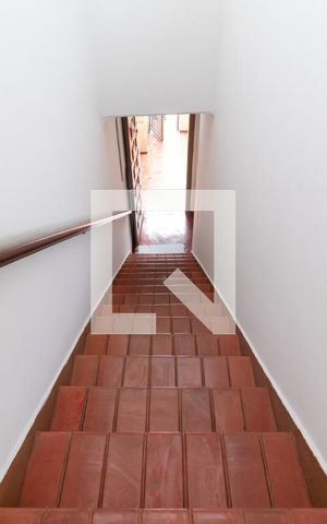 Casa para alugar com 96m², 2 quartos e 1 vagaEscada de Entrada