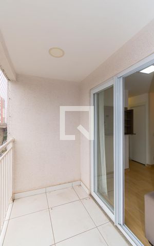 Apartamento para alugar com 44m², 2 quartos e sem vaga Apartamento para alugar com 44m², 2 quartos e sem vagaVaranda da Sala