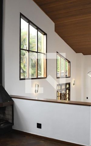 Casa de condomínio para alugar com 285m², 6 quartos e 4 vagasSala
