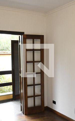 Casa de condomínio para alugar com 285m², 6 quartos e 4 vagasQuarto