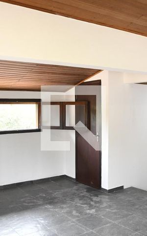 Casa de condomínio para alugar com 285m², 6 quartos e 4 vagasSótão