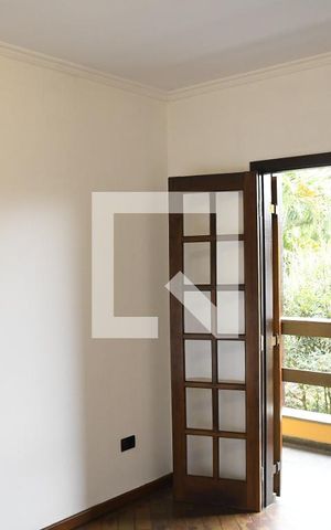 Casa de condomínio para alugar com 285m², 6 quartos e 4 vagasQuarto