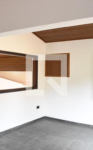 Casa de condomínio para alugar com 285m², 6 quartos e 4 vagasSótão