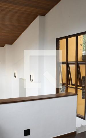 Casa de condomínio para alugar com 285m², 6 quartos e 4 vagasSala