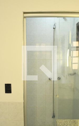 Casa de condomínio para alugar com 285m², 6 quartos e 4 vagasBanheiro da Suíte 2