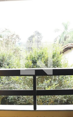 Casa de condomínio para alugar com 285m², 6 quartos e 4 vagasQuarto