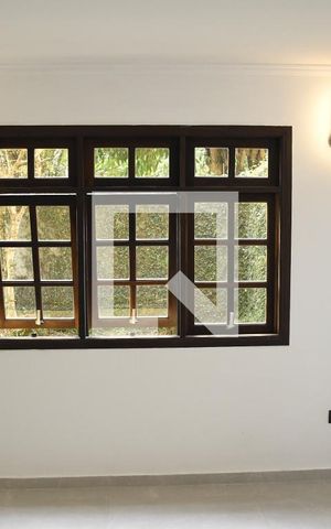 Casa de condomínio para alugar com 285m², 6 quartos e 4 vagasSala