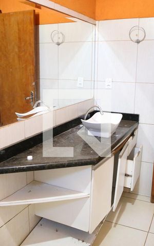 Casa à venda com 180m², 3 quartos e 2 vagasBanheiro