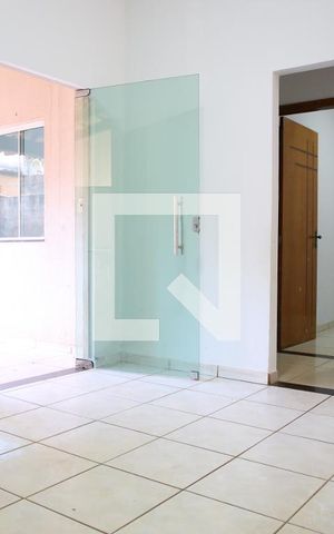 Casa à venda com 180m², 3 quartos e 2 vagasSala