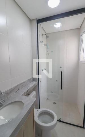 Apartamento para alugar com 64m², 2 quartos e 1 vaga Apartamento para alugar com 64m², 2 quartos e 1 vagaBanheiro