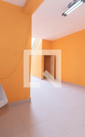 Casa à venda com 170m², 3 quartos e 4 vagas Casa à venda com 170m², 3 quartos e 4 vagasLavanderia