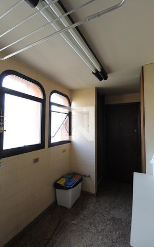 Apartamento para alugar com 210m², 3 quartos e 4 vagasÁrea de Serviço