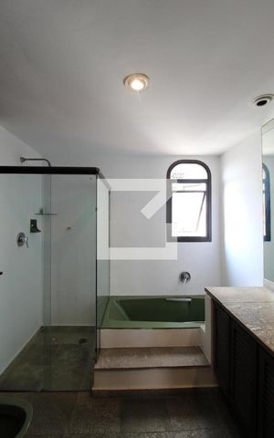 Apartamento para alugar com 210m², 3 quartos e 4 vagasBanheiro Social