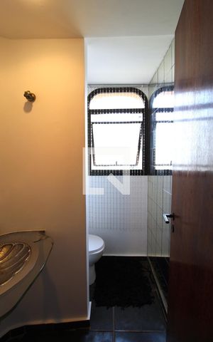 Apartamento para alugar com 210m², 3 quartos e 4 vagasLavabo