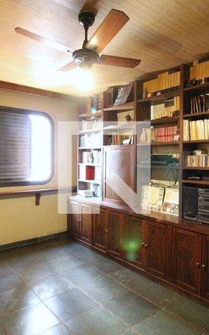 Apartamento para alugar com 210m², 3 quartos e 4 vagasSala de TV