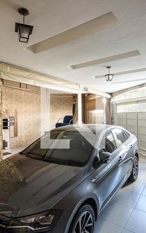 Casa para alugar com 226m², 3 quartos e 2 vagas Casa para alugar com 226m², 3 quartos e 2 vagasGaragem