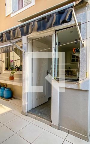 Casa à venda com 240m², 4 quartos e 2 vagas Casa à venda com 240m², 4 quartos e 2 vagasQuintal e Churrasqueira