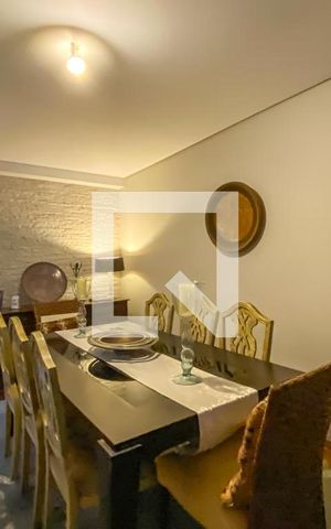 Casa à venda com 240m², 4 quartos e 2 vagas Casa à venda com 240m², 4 quartos e 2 vagasSala de Jantar