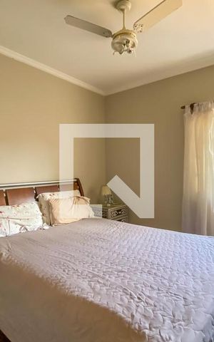 Casa à venda com 240m², 4 quartos e 2 vagas Casa à venda com 240m², 4 quartos e 2 vagasSuíte 1