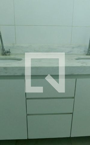 Apartamento para alugar com 72m², 2 quartos e 1 vagaBanheiro2