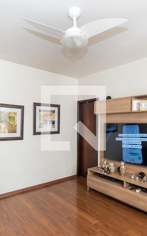 Casa à venda com 180m², 5 quartos e 5 vagas Casa à venda com 180m², 5 quartos e 5 vagasCasa fundos - Sala