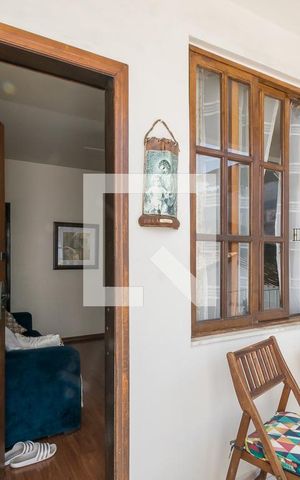 Casa à venda com 180m², 5 quartos e 5 vagas Casa à venda com 180m², 5 quartos e 5 vagasCasa fundos - Varanda da Sala